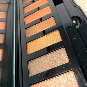 NWOB - ME makeover essentials, 10 eyeshadow palette